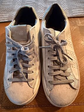 P448 Women’s Light Gray Suede & Silver Metallic Sneakers Size 35. (5 to 5.5)